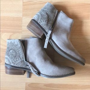 Naughty monkey nude boots SIZE 6